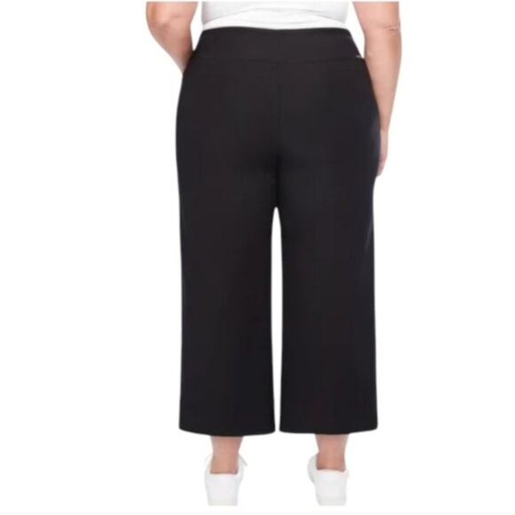 S.C.& Co. Pull On Wide Leg Pants Black Women's Size Medium Cropped NWT - Picture 2 of 13